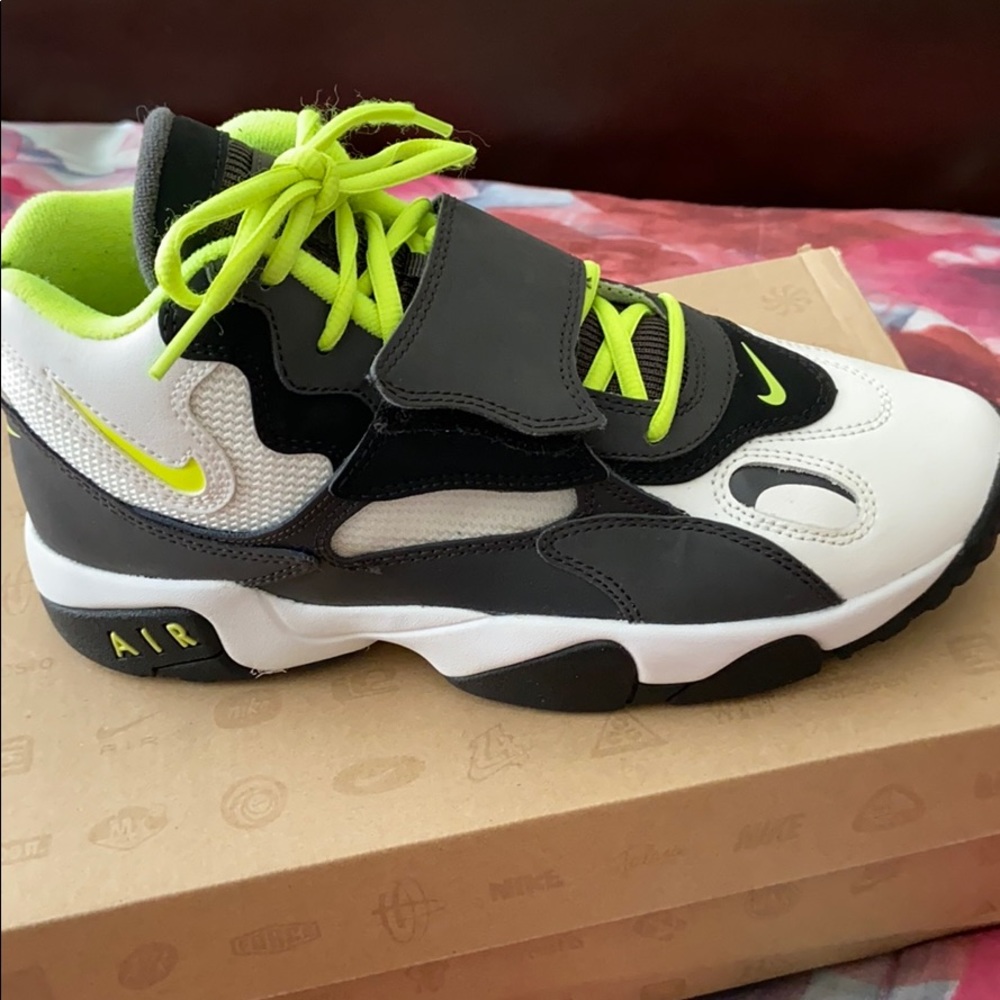 Nike Air Speed Turf Sneakers